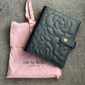Oh So Bello Black with Gold Hardware A5 Binder